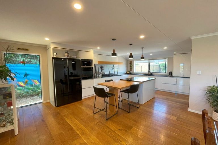 Photo of property in 2a Kaitake Place, Oakura, 4314