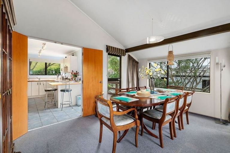 Photo of property in 18 Ordley Grove, Tawa, Wellington, 5028