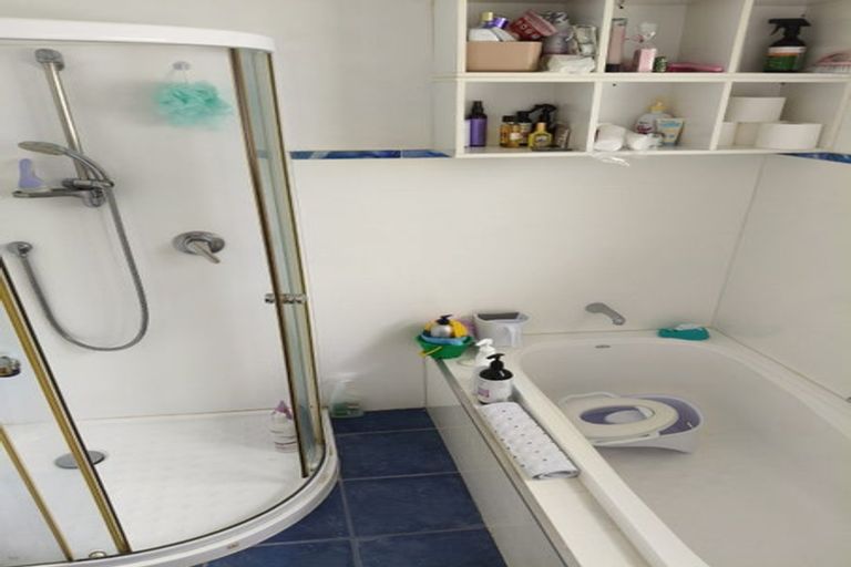 Photo of property in 25 Universal Drive, Henderson, Auckland, 0610