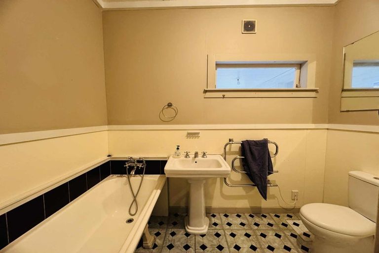 Photo of property in 37 Bryant Street, Takaro, Palmerston North, 4412