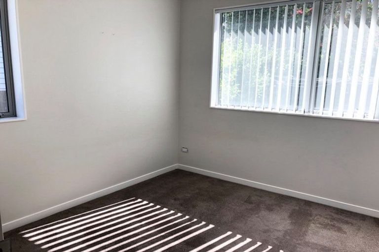 Photo of property in 19 Lynden Avenue, Hillcrest, Auckland, 0627