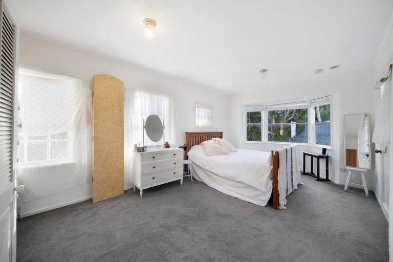 Photo of property in 23 Pohutukawa Avenue, Shelly Park, Auckland, 2014