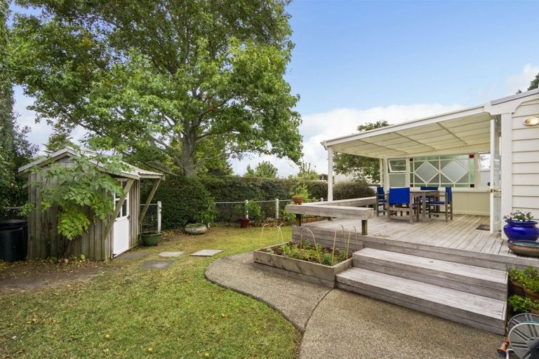 Photo of property in 235 Onewa Road, Birkenhead, Auckland, 0626