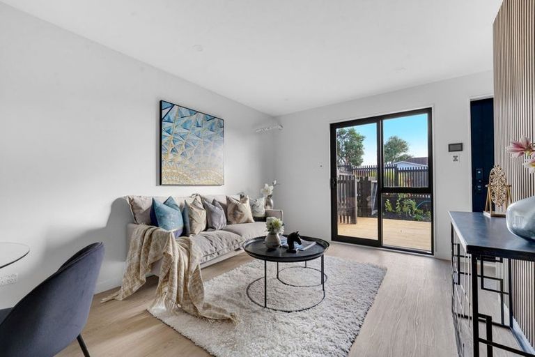 Photo of property in 1/1 Duggan Avenue, Mangere, Auckland, 2022