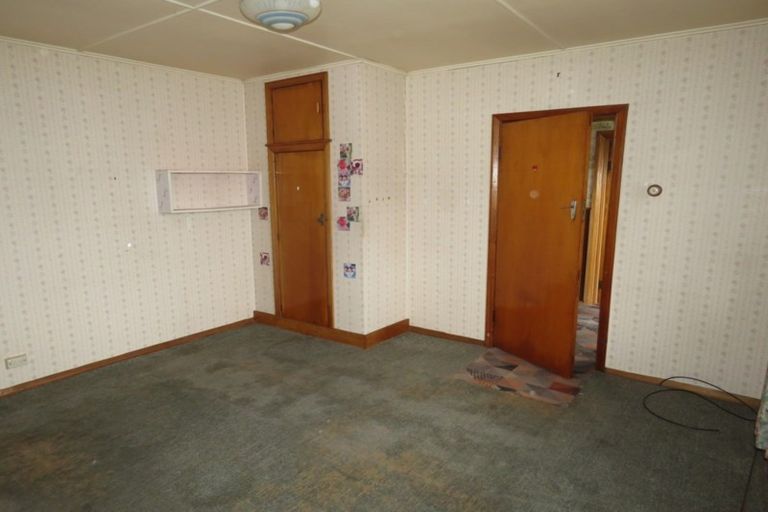 Photo of property in 35 Russell Street, Westport, 7825