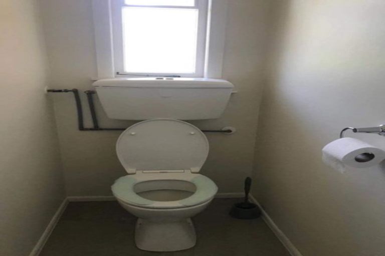 Photo of property in 2/306 Beach Road, Campbells Bay, Auckland, 0630