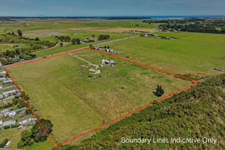 Photo of property in 14 Foxton Beach Road, Foxton, 4891