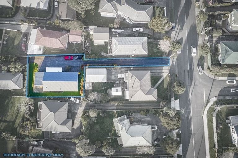 Photo of property in 73 Waimumu Road, Massey, Auckland, 0614