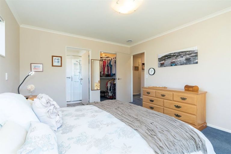 Photo of property in 98 Regent Drive, Paraparaumu Beach, Paraparaumu, 5032