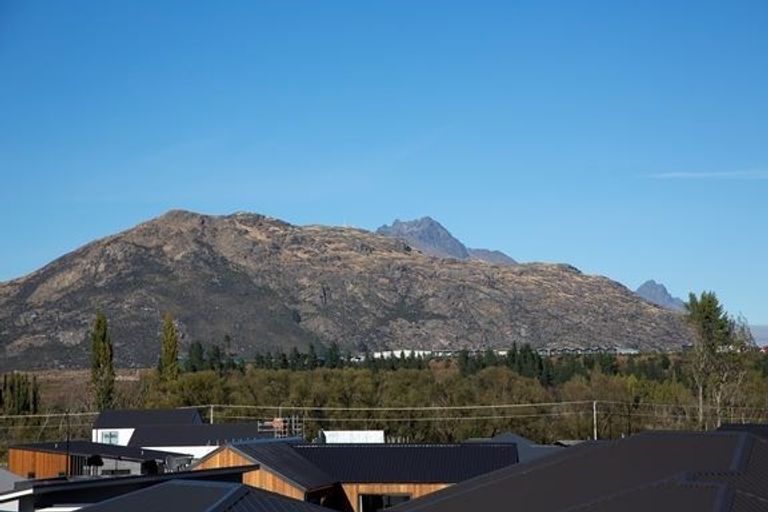 Photo of property in 18 Cumberland Road, Lower Shotover, Queenstown, 9304