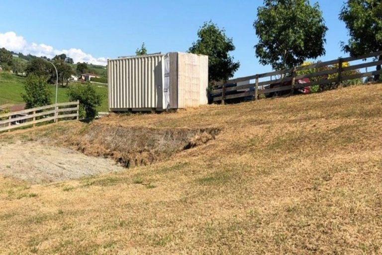 Photo of property in 4 Heaths Way, Pahi, Paparoa, 0571