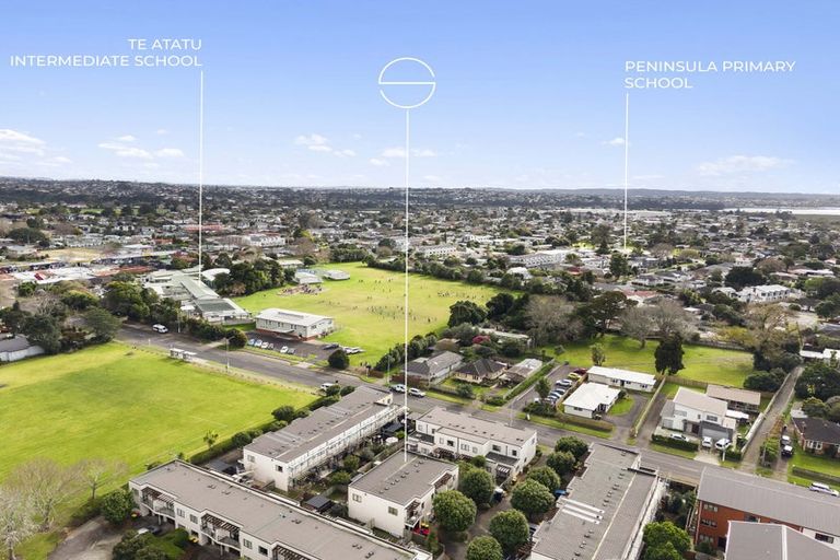 Photo of property in 5/17 Harbour View Road, Te Atatu Peninsula, Auckland, 0610