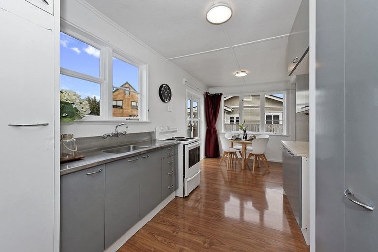 Photo of property in 16 Tranmere Road, Fairfield, Hamilton, 3214