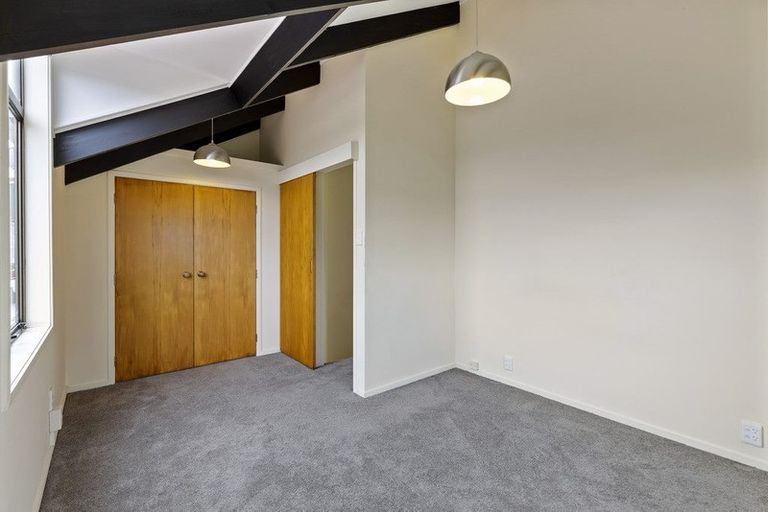 Photo of property in 2/19 Marcel Place, Glenfield, Auckland, 0629