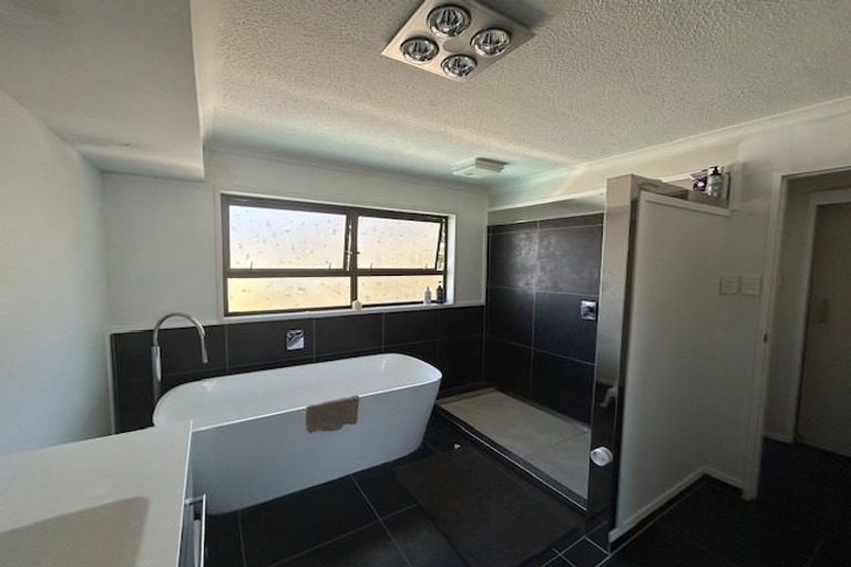 Photo of property in 2 Domain Road, Waipawa, 4210