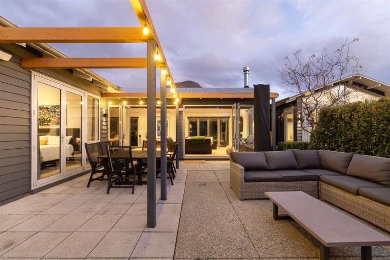 Photo of property in 3 Bridesdale Drive, Lake Hayes, Queenstown, 9304
