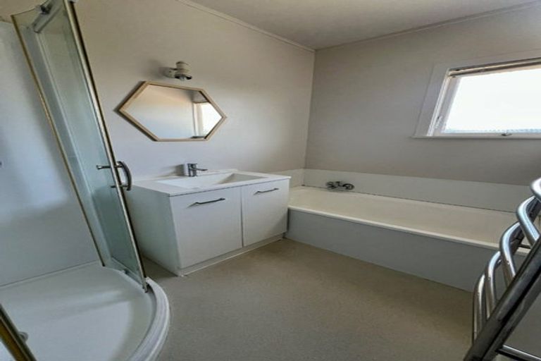 Photo of property in 1/29 Pupuke Road, Takapuna, Auckland, 0622