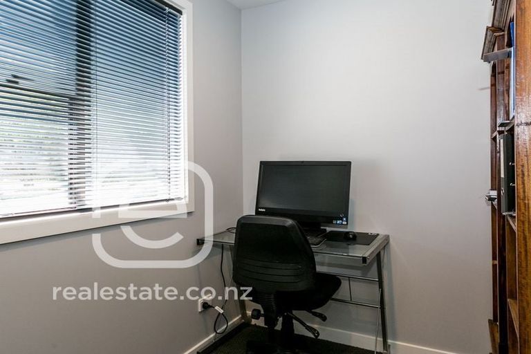 Photo of property in 75 Milton Road, Bluff Hill, Napier, 4110