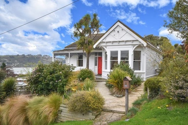 Photo of property in 1 Seddon Street, Ravensbourne, Dunedin, 9022