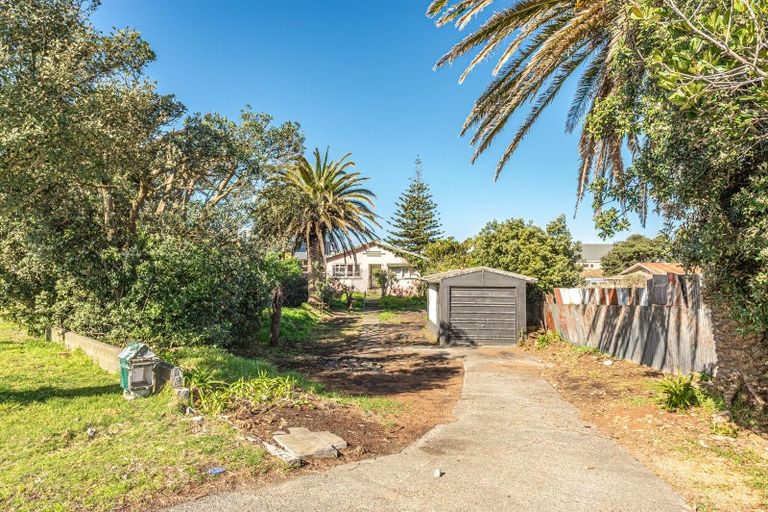 Photo of property in 10 Morgan Street, Castlecliff, Whanganui, 4501