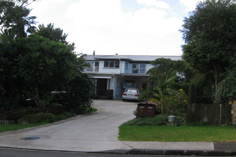 Photo of property in 35 Kingdale Road, Henderson, Auckland, 0610