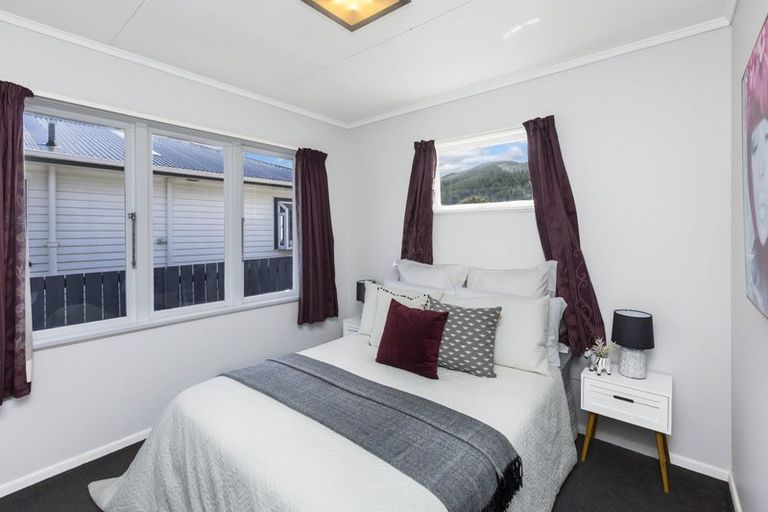 Photo of property in 10 Roberts Street, Wainuiomata, Lower Hutt, 5014