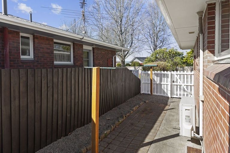 Photo of property in 1/6 Pulford Place, Ilam, Christchurch, 8041