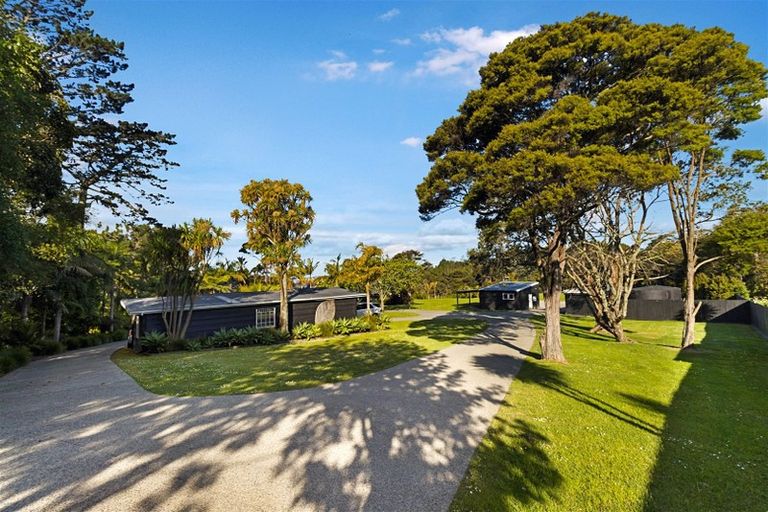Photo of property in 37 Paremoremo Road, Lucas Heights, Auckland, 0632