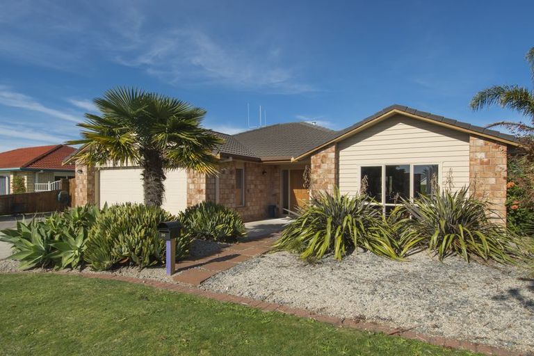 Photo of property in 36 Mcleod Place, Papamoa Beach, Papamoa, 3118