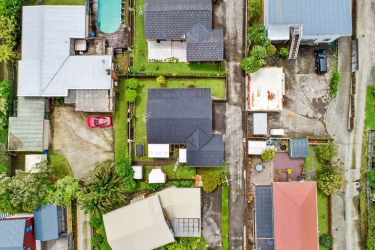 Photo of property in 3/68 View Road, Henderson, Auckland, 0612