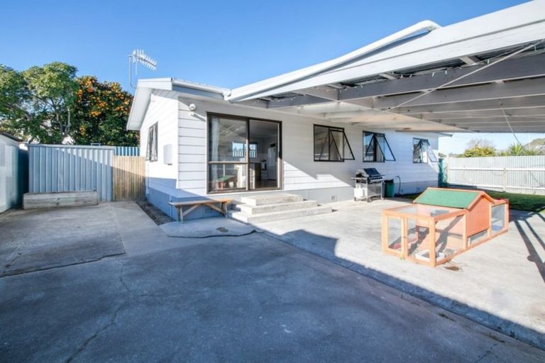 Photo of property in 2/53 Bill Hercock Street, Pirimai, Napier, 4112