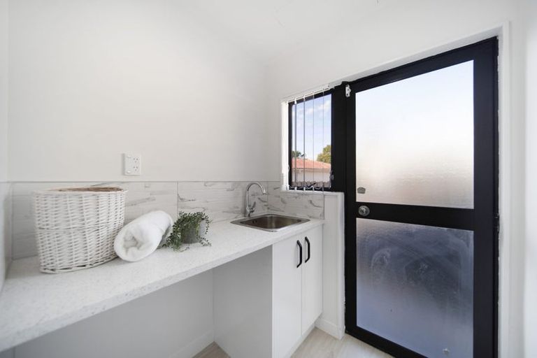 Photo of property in 2/230 Finlayson Avenue, Clendon Park, Auckland, 2103