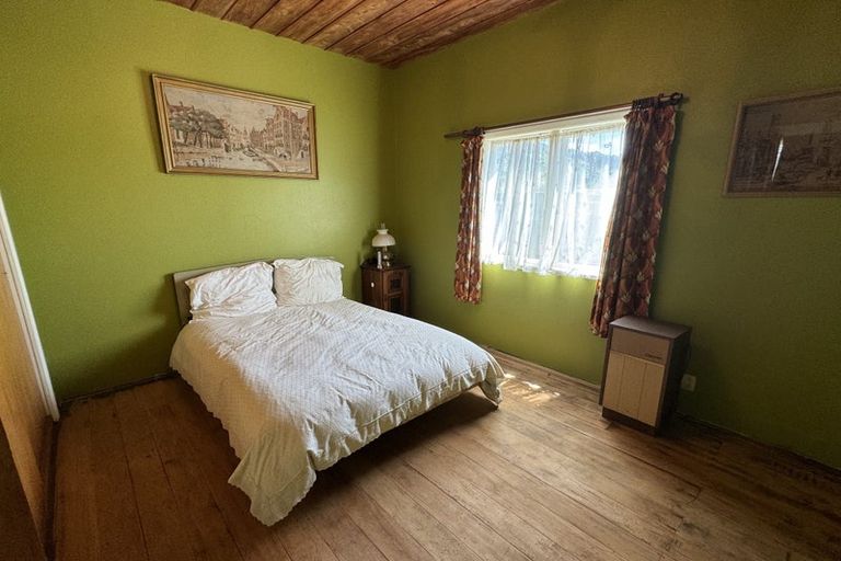 Photo of property in 49 Kent Street, Picton, 7220