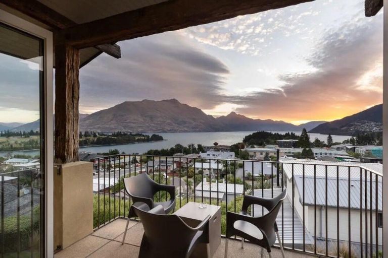 Photo of property in The Woods, 5/12 Dublin Street, Queenstown, 9300