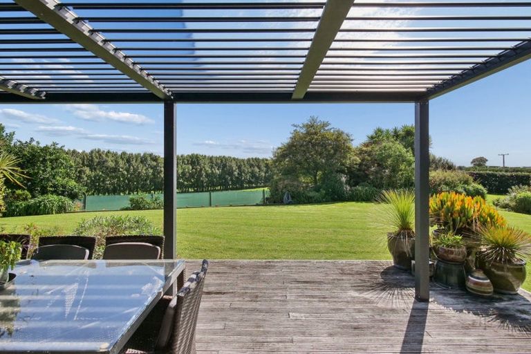 Photo of property in 154 Ohinepanea Road, Pukehina, Te Puke, 3186