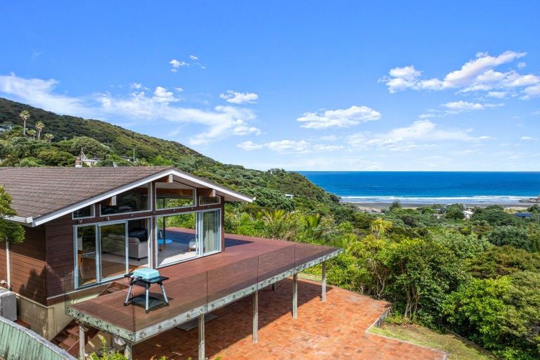 Photo of property in 77 Seaview Road, Piha, New Lynn, 0772