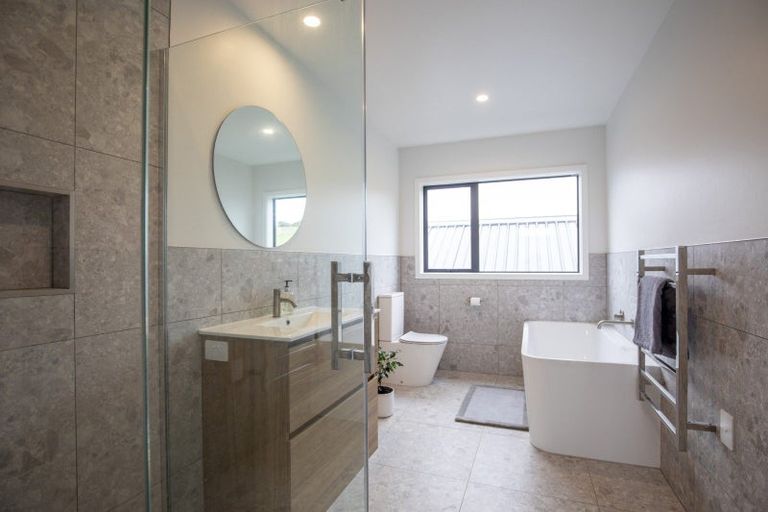 Photo of property in 18 Maataitai Road, Raglan, 3225