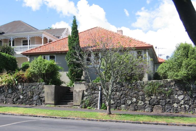 Photo of property in 2/74 Valley Road, Mount Eden, Auckland, 1024