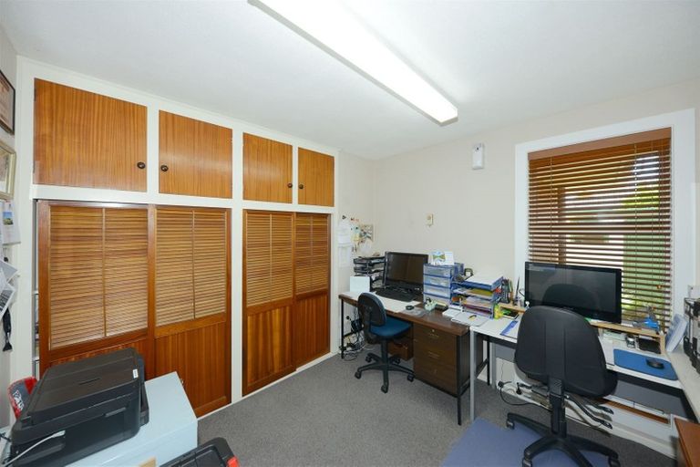 Photo of property in 4 Strathean Avenue, Avonhead, Christchurch, 8042