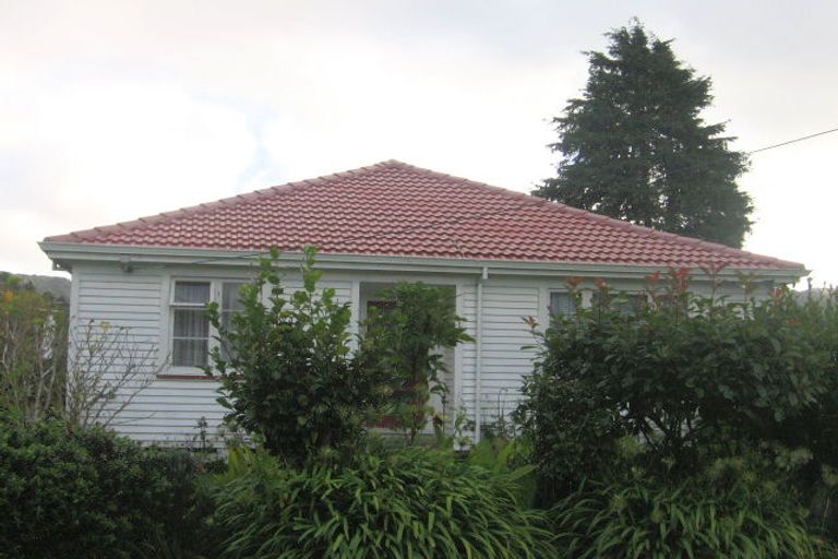 Photo of property in 36 Poole Crescent, Wainuiomata, Lower Hutt, 5014