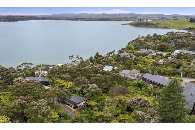 Photo of property in 104d Greenslade Road, Raglan, 3295