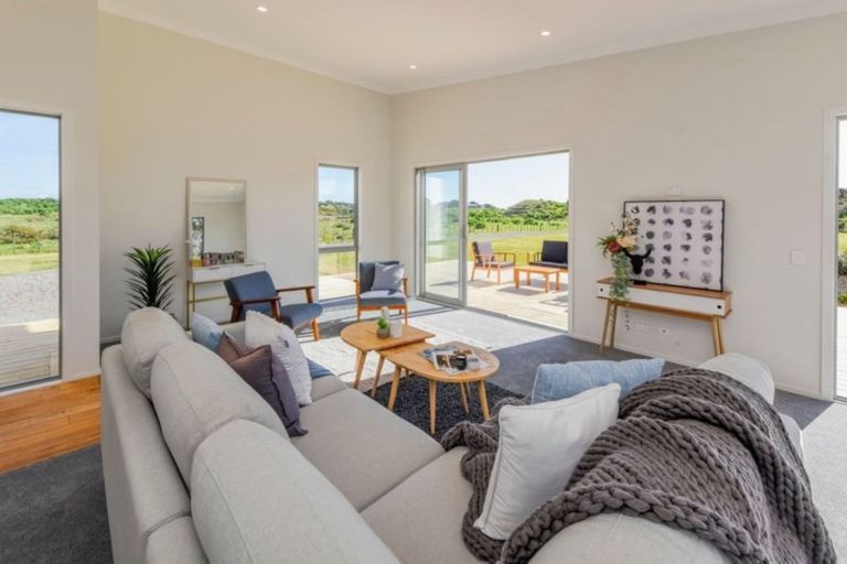 Photo of property in 42a Strathnaver Drive, Waikawa Beach, Manakau, 5573