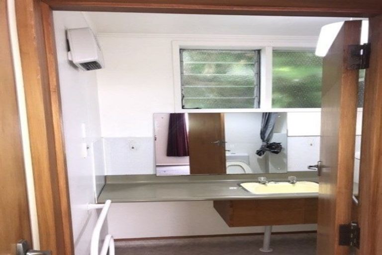 Photo of property in 34 Grove Road, Kelburn, Wellington, 6012