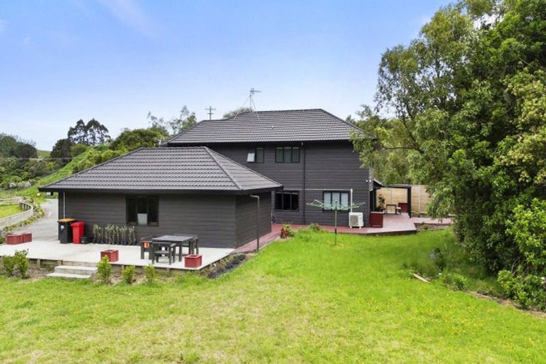 Photo of property in 402 Turitea Road, Turitea, Palmerston North, 4472