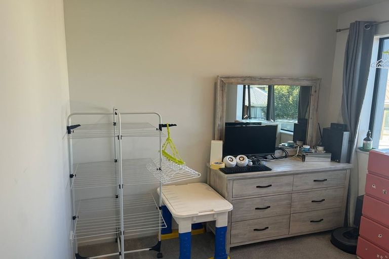 Photo of property in 5d Sorrel Crescent, Bucklands Beach, Auckland, 2012