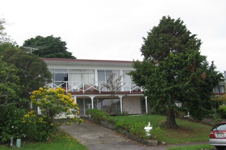 Photo of property in 21 Ellesmere Crescent, Pakuranga Heights, Auckland, 2010
