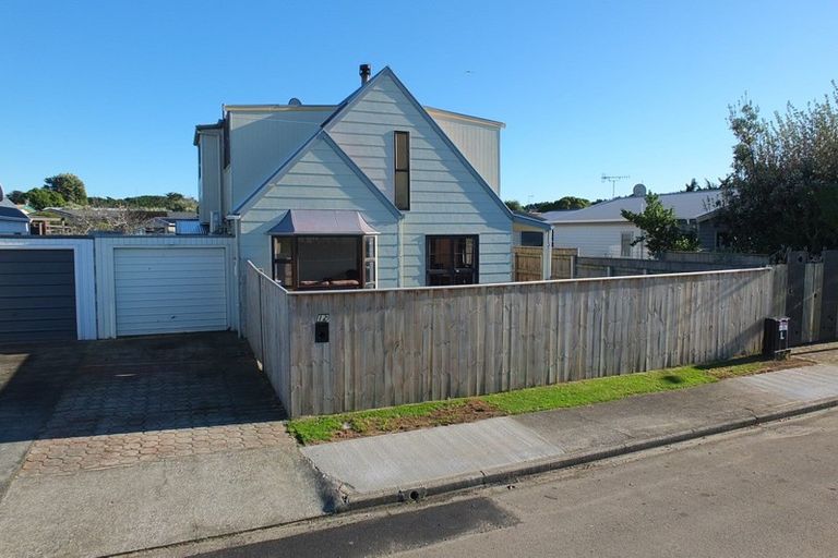 Photo of property in 12 Low Avenue, Foxton Beach, Foxton, 4815