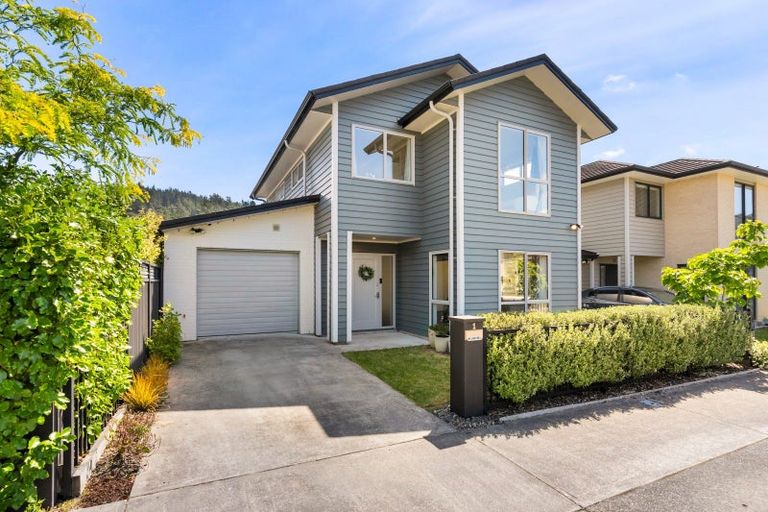 Photo of property in 1 Chalfont Road, Silverstream, Upper Hutt, 5019