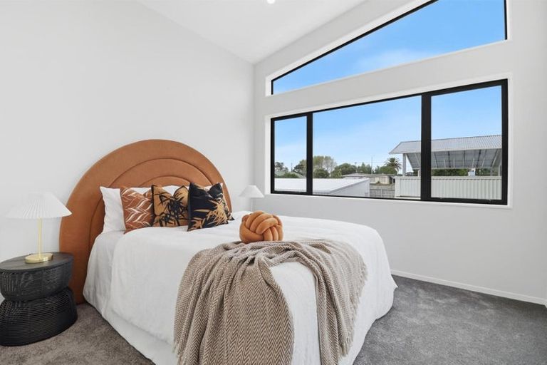 Photo of property in 4/7 Tapu Road, Huapai, Kumeu, 0810