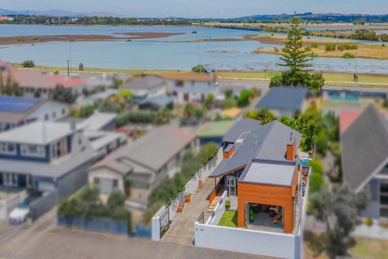 Photo of property in 108 Charles Street, Westshore, Napier, 4110